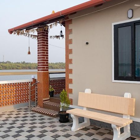 Reunion Ocean Tides Hotel Удупи Екстериор снимка