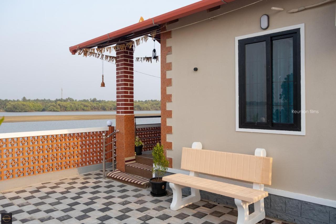 Reunion Ocean Tides Hotel Удупи Екстериор снимка
