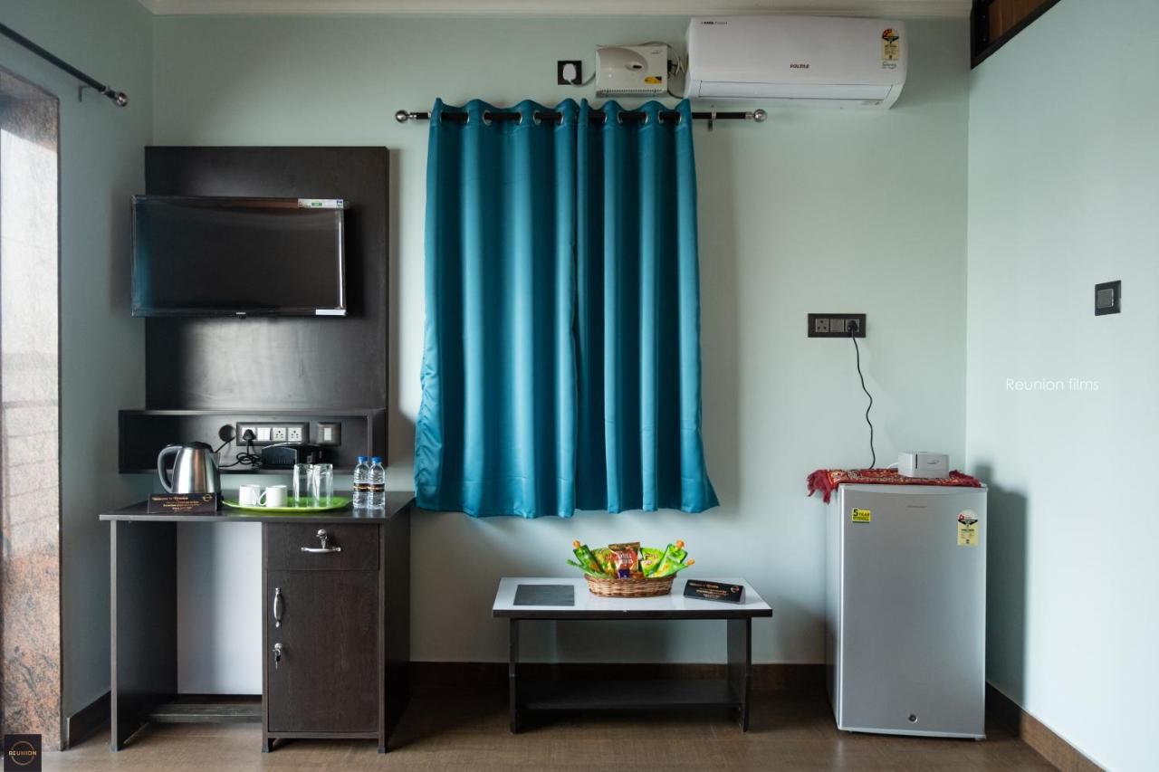 Reunion Ocean Tides Hotel Удупи Екстериор снимка