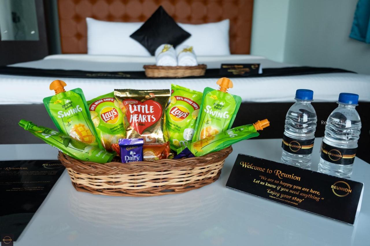 Reunion Ocean Tides Hotel Удупи Екстериор снимка